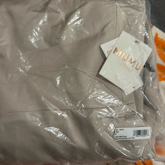 NWT! Show Me Your MuMu Claire MIDI Satin - Picture 6 of 6